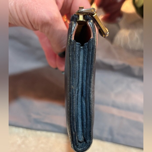 Miu miu wallet with dust bag. - Picture 6 of 14